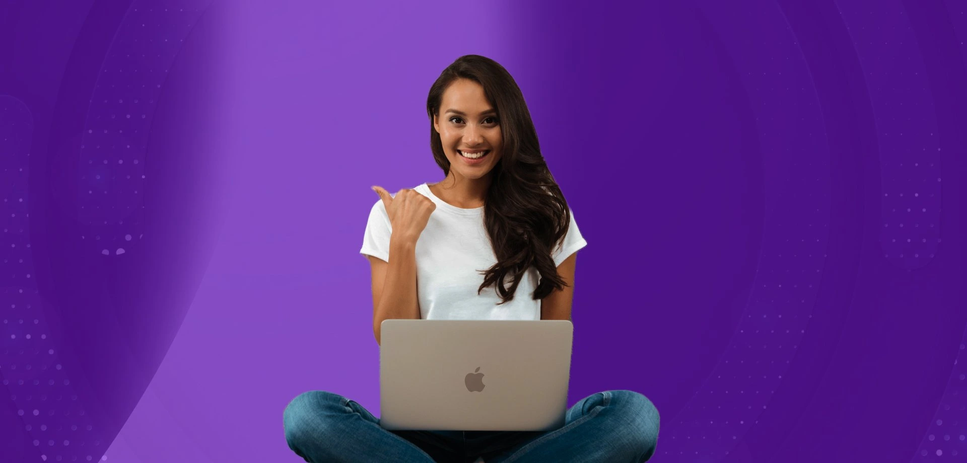 Woman with laptop points